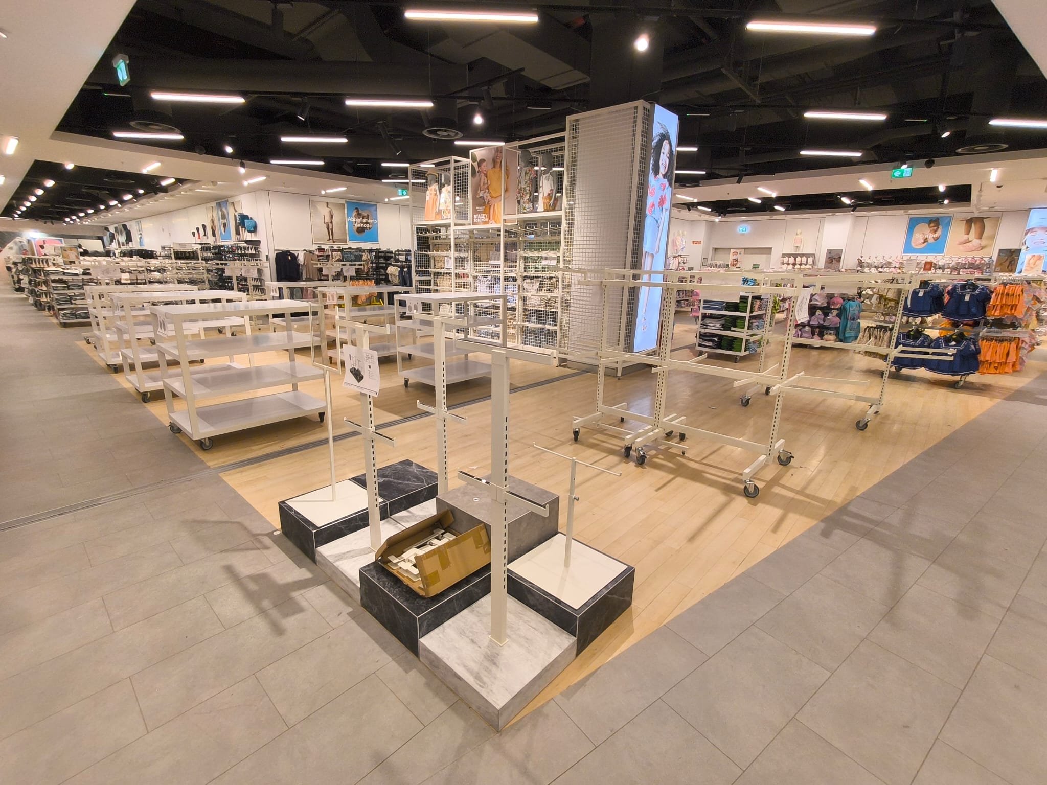 Primark Arese, Milan, Italy